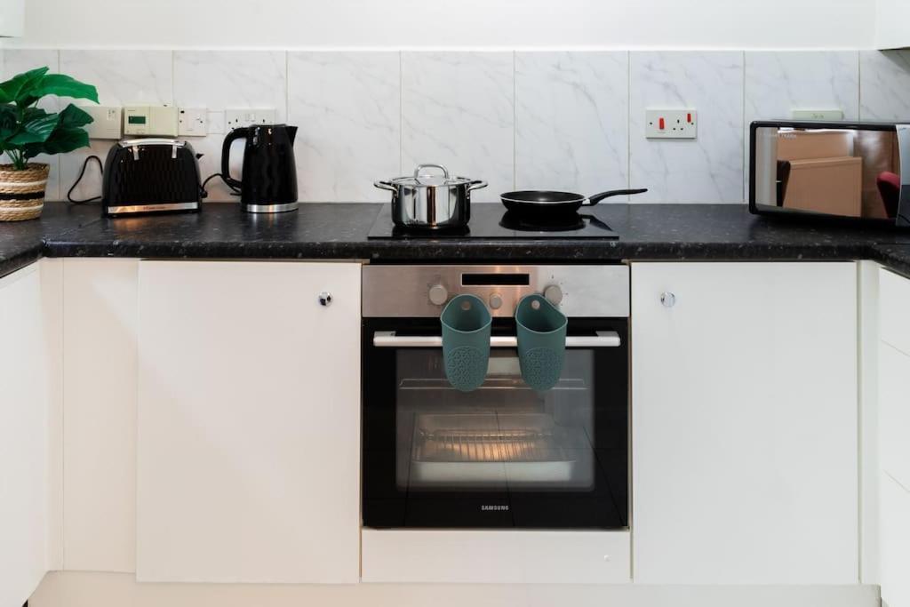 Cosy Decorated Flat In Tonbridgeアパートメント エクステリア 写真